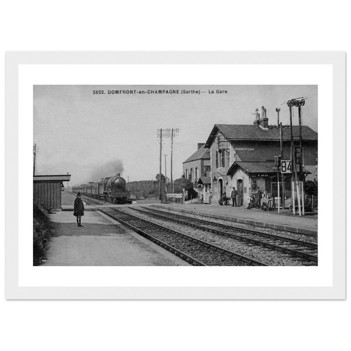 Domfront en Champagne - Sarthe - Pays de la Loire - France      La Gare