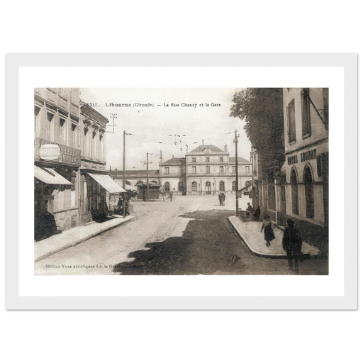 Libourne (Gironde) - la rue Chanzy et la Gare