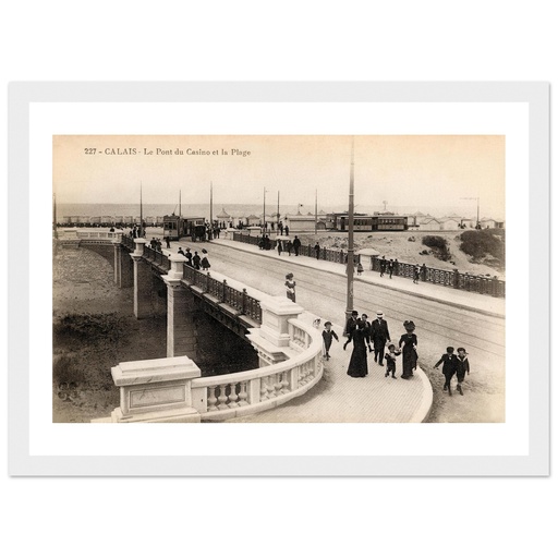 Calais-le pont du Casino et la plage