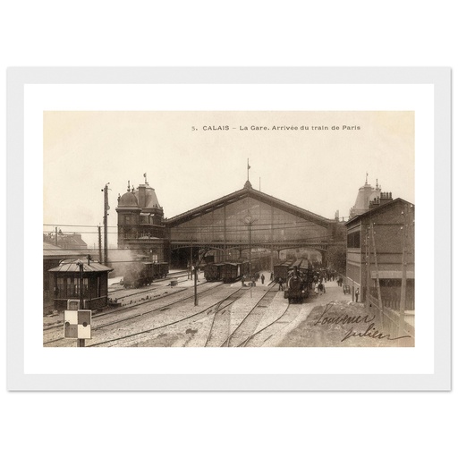 Calais-la gare, arrivee du train  de Paris