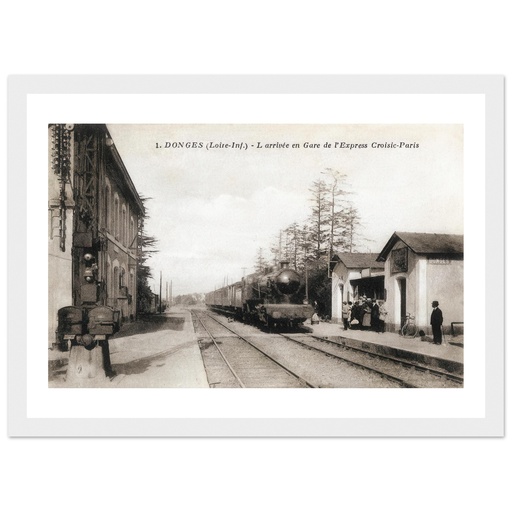 Donges (Loire inf) -L'arrivee en gare de l'Express Croisic -Paris