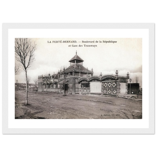 La Fert-Bernard - Boulevard de la Republique et gare des tramways
