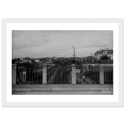 Saintes - Gare de Saintes du haut du nouveau pont passant au dessus de la grande voie ferree Paris Bordeaux Etat