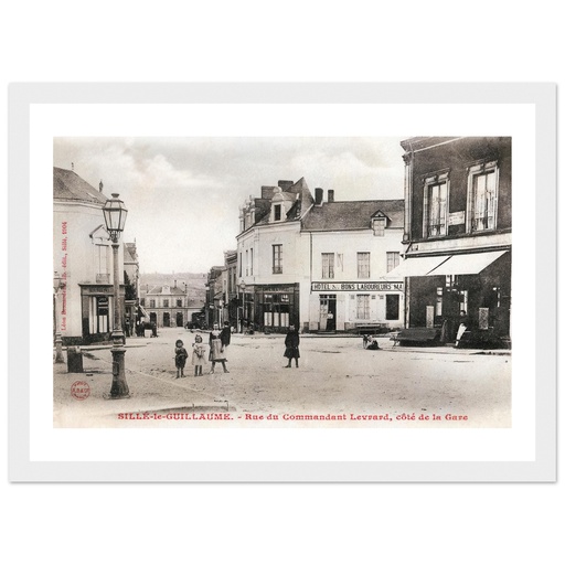 Sille-de-Guillaume - Rue du commandant Levrard, cote de la gare