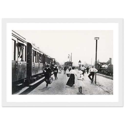 Le Buiel - La Gare Arrivée de L'Express de Paris