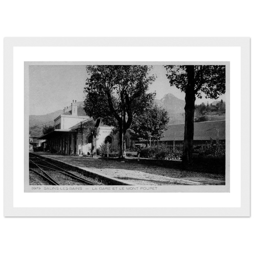 Salins-les-Bains - La gare et le Mont Poupet