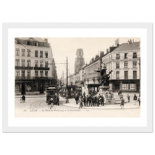 Lille - La place de Strasbourg et le Sacré-Cœur