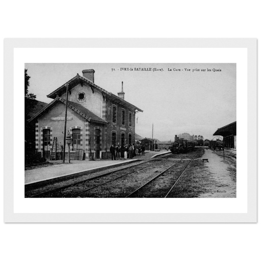 Ivry-la-Bataille - La gare, vue prise sur les quais