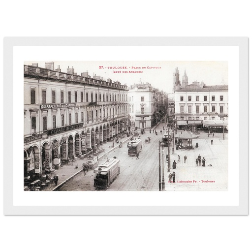 Toulouse - lace du Capitole - (Cote des Arcades)
