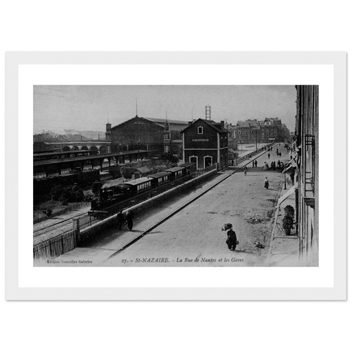 Saint-Nazaire - La rue de Nantes et les Gares