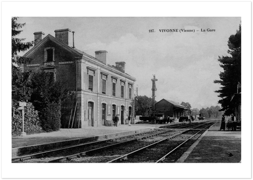 Vivonne - La Gare