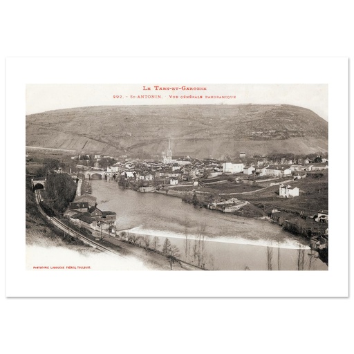 Saint Antonin (Le Tarn et Garonne) - Vue générale panoramique