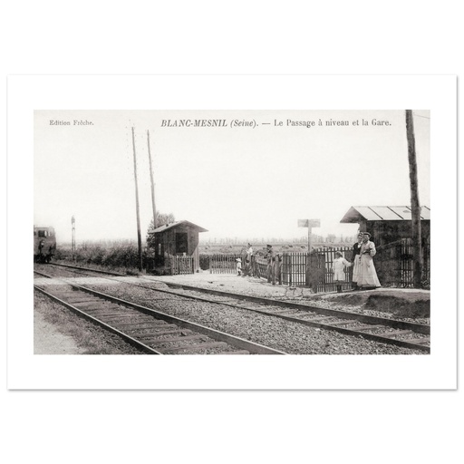 Blanc-Mesnil (Seine) - Le Passage a niveau et La Gare
