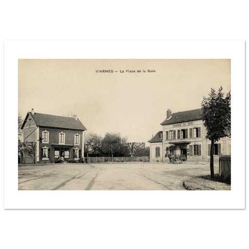 Viarmes - La Place de la Gare