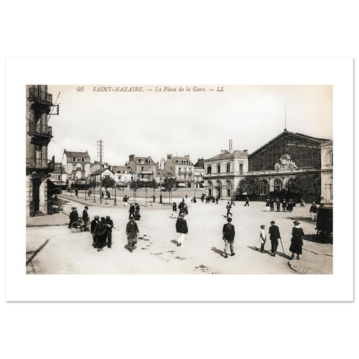 Saint Nazaire - La place de la Gare