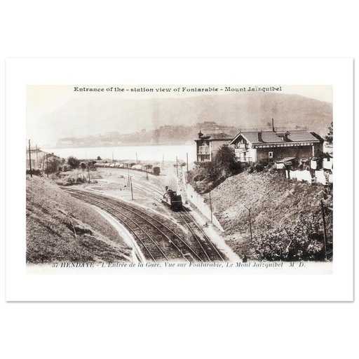 Hendaye l'entree de la gare, vue d'ensemble Fontarabie, le mont Jaizquibel
