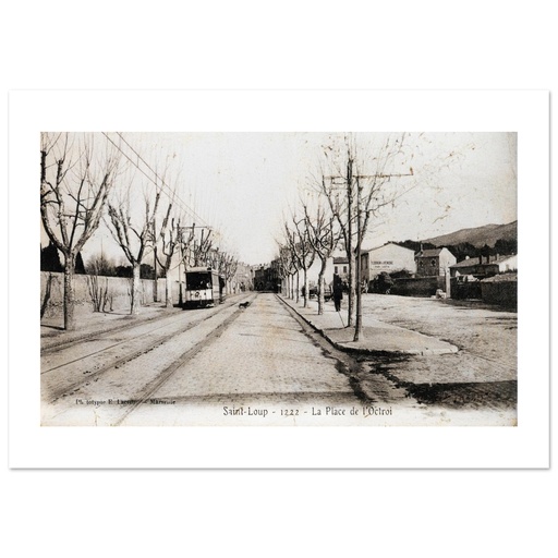 St Loup - la Place de l'Octroi